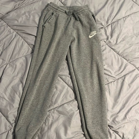 Nike grey sweatpants - Picture 1 of 3